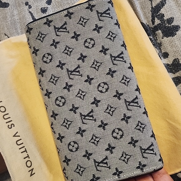 Louis Vuitton Porte Tresor International Monogram Canvas Trifold Long Lin wallet - Picture 11 of 13